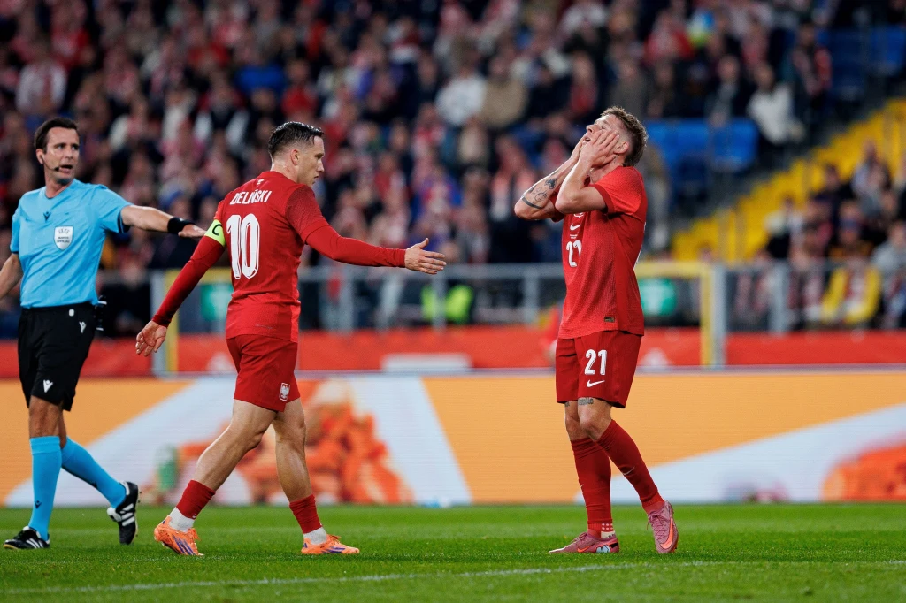 Piotr Zieliński i Michał Skóraś podczas meczu z Nową Zelandią Piotr Zieliński i Michał Skóraś podczas meczu z Nową Zelandią