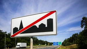 Nowy mandat za znakiem D-43. Uważać powinni nie kierowcy, ale piesi