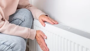 Kaloryfer wydaje takie dźwięki? Tak rozwiążesz problem bez wzywania hydraulika