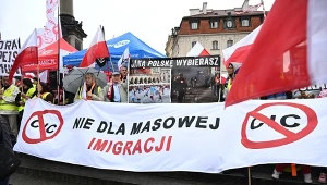 Manifestacja PiS w Warszawie. Protest przeciwko paktowi migracyjnemu