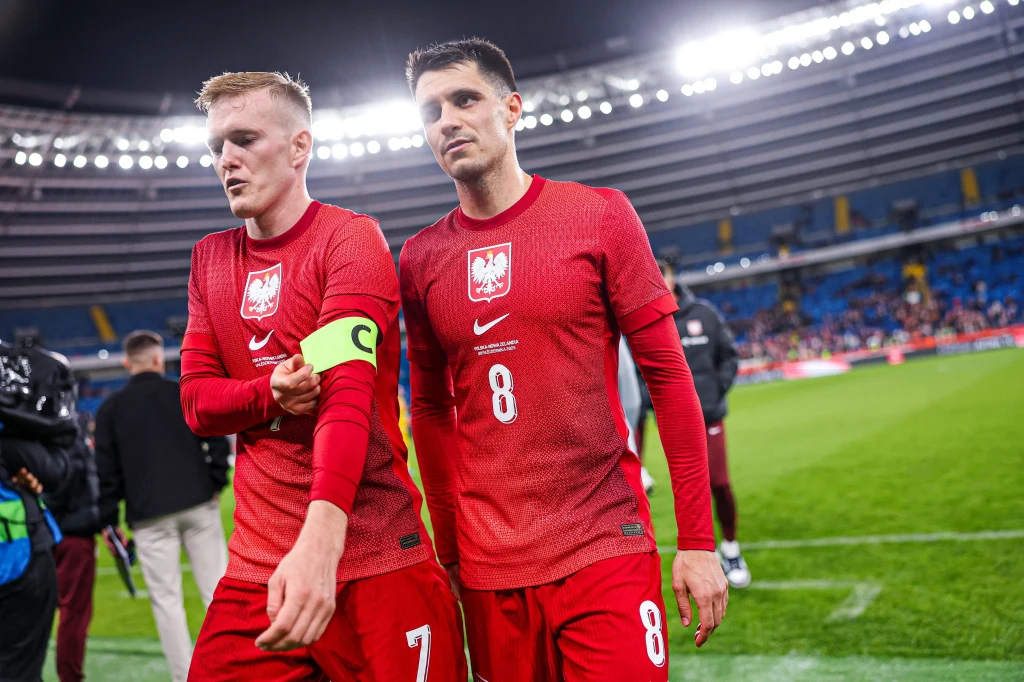 Bartosz Kapustka (z prawej) obok Karola Świderskiego