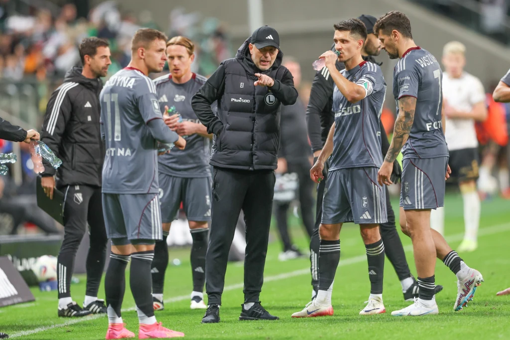 Edward Iordanescu jest trenerem Legii Warszawa od czerwca 2025 roku