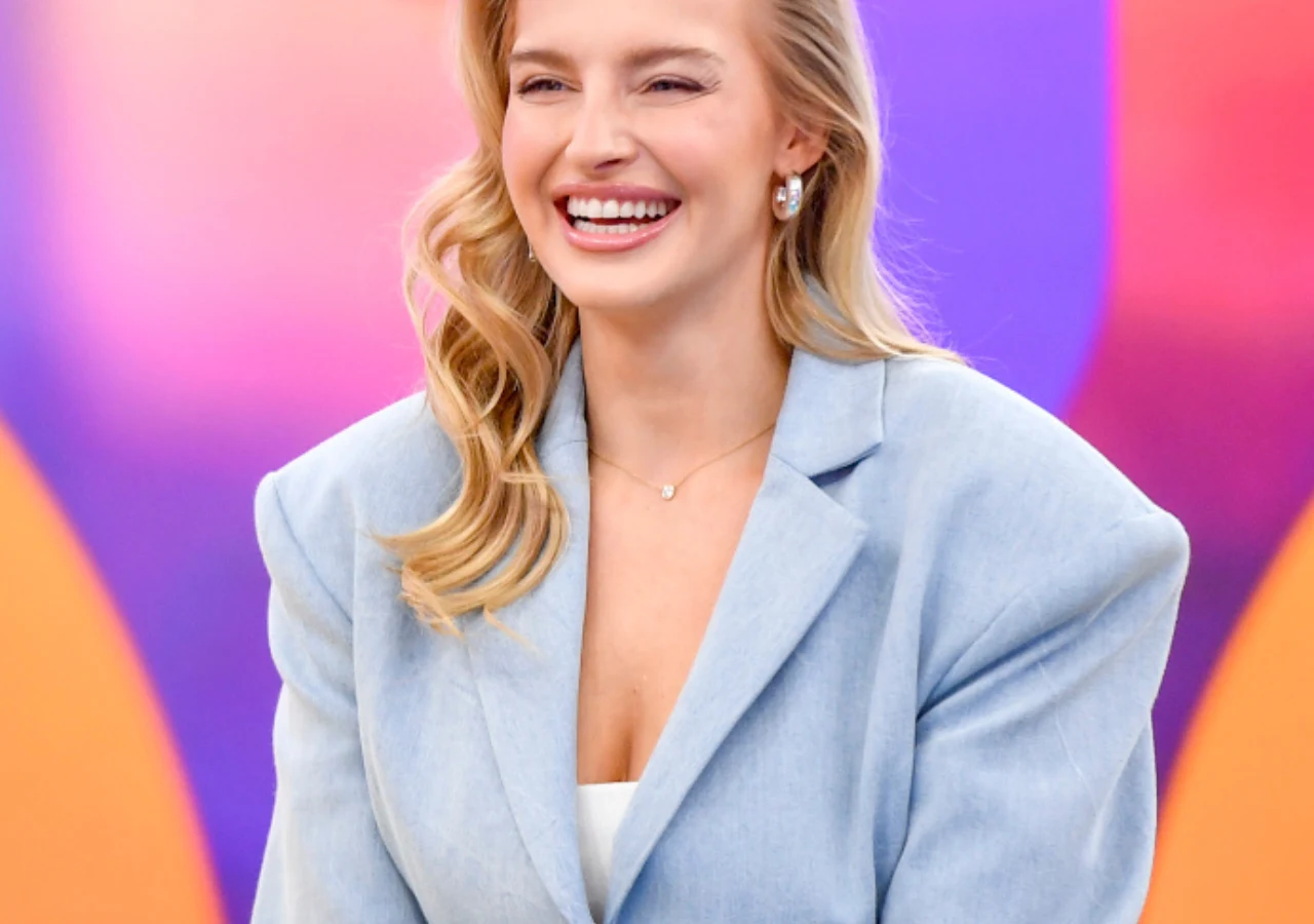 Karolina Pisarek Karolina Pisarek