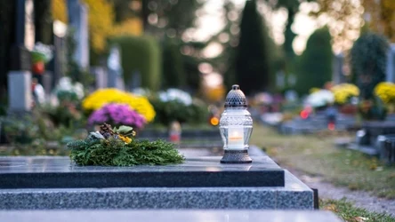 Jak ułatwić sobie znalezienie grobu na cmentarzu? 
