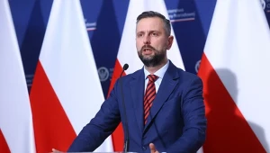 "Oczekuję przeprosin". Szef MON reaguje po słowach posła w Polsat News