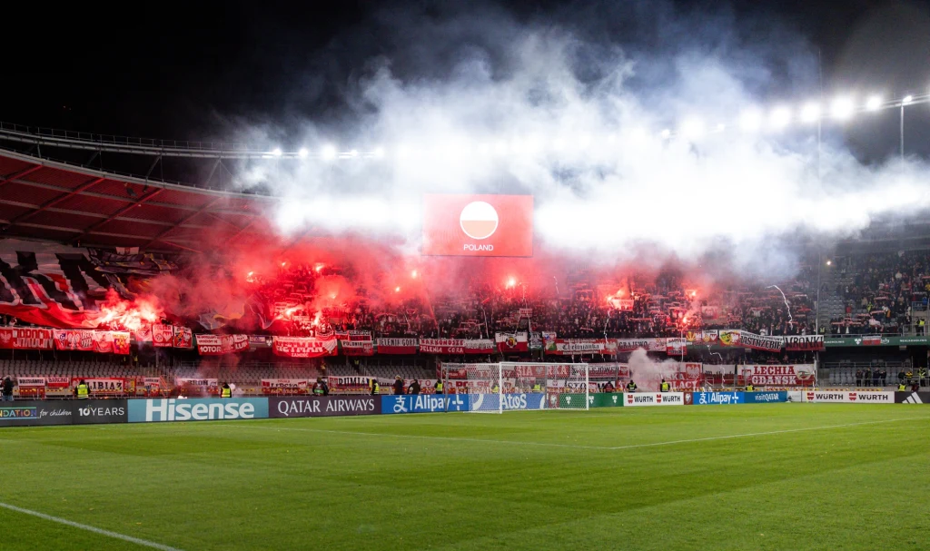 Na trybunach stadionu w Kownie pojawiło się kilka tysięcy polskich kibiców