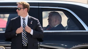 Donald Trump wraz z Binjaminem Netanjahu w prezydenckiej "bestii"