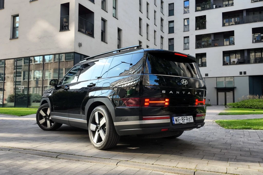 Hyundai Santa Fe jest duży, przestronny i bardzo wygodny. Jedną kwestię Koreańczycy mogliby poprawić.