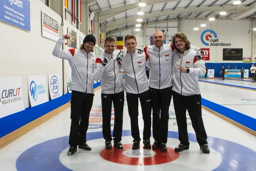Męska reprezentacja Polski w curlingu i jednocześnie zawodnicy Wałbrzyskiego Klubu Curlingowego Męska reprezentacja Polski w curlingu i jednocześnie zawodnicy Wałbrzyskiego Klubu Curlingowego