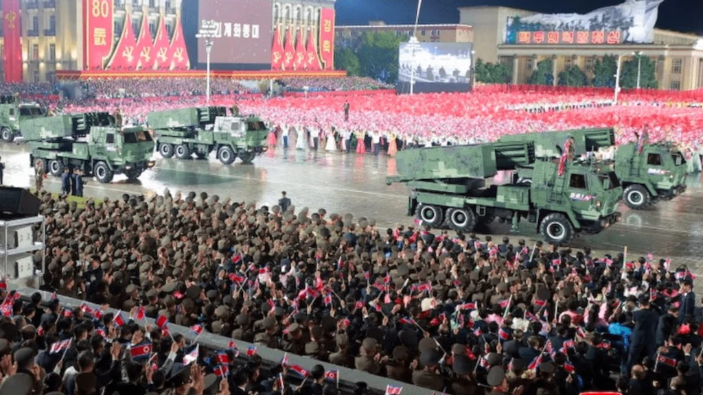 W Korei Północnej powstała kopia sławnej wyrzutni HIMARS. To prawdziwa broń czy zwykły straszak? W Korei Północnej powstała kopia sławnej wyrzutni HIMARS. To prawdziwa broń czy zwykły straszak?