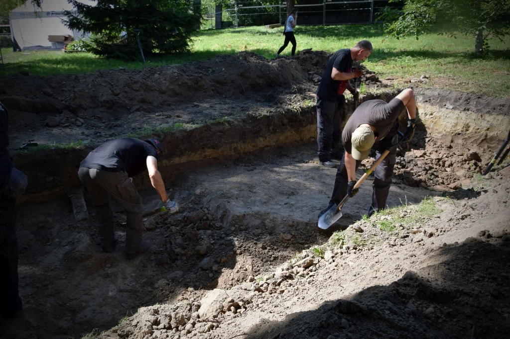 Ukraina wydała zgodę na poszukiwanie szczątków Polaków w miejscowości Ugły na Wołyniu Ukraina wydała zgodę na poszukiwanie szczątków Polaków w miejscowości Ugły na Wołyniu