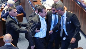 Incydent podczas przemówienia Donalda Trumpa w Knesecie. Mężczyzna wyprowadzony z sali