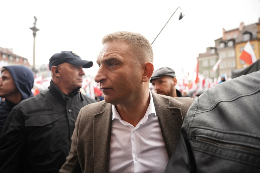 Robert Bąkiewicz w trakcie protestu Robert Bąkiewicz w trakcie protestu