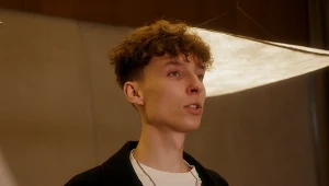 Adam Sikorski w teledysku "To nie ja"