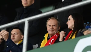 Premier Donald Tusk i szefowa litewskiego rządu Inga Ruginiene na meczu w Kownie