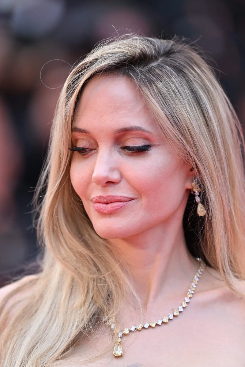 Angelina Jolie