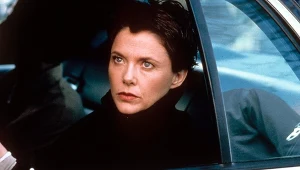 Annette Bening w filmie "Stan oblężenia"