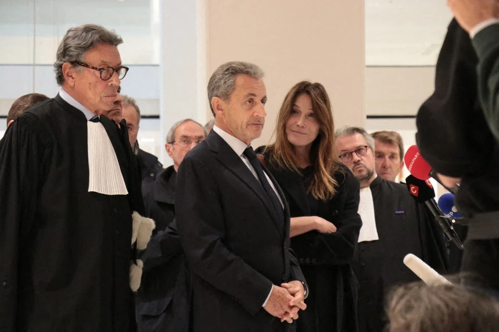 Nicolas Sarkozy wraz z małżonką przed francuskim sądem