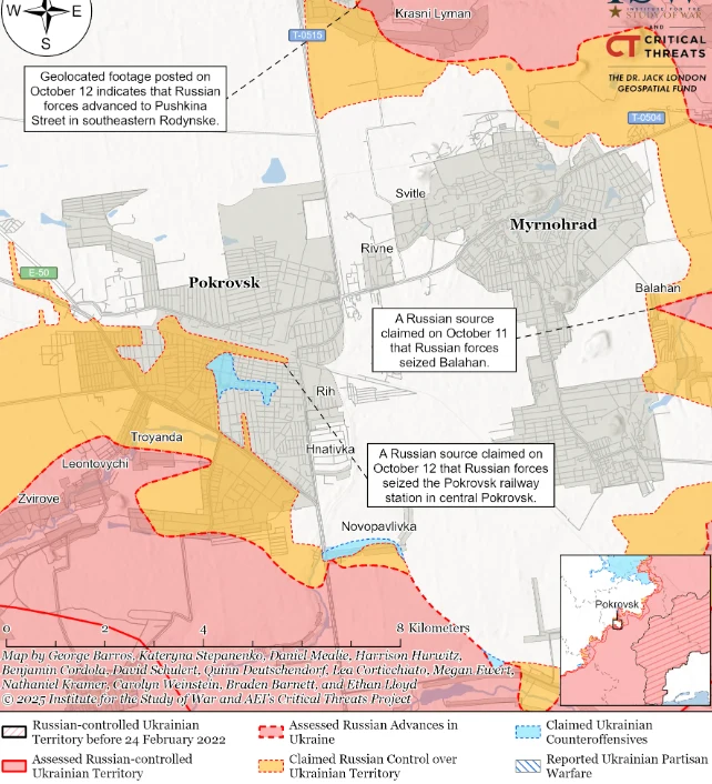 Kolorowa mapa przedstawia aktualną sytuację militarną w rejonie Pokrowsk i Myrnohrad na Ukrainie, z oznaczeniem obszarów kontrolowanych przez Rosję i Ukrainę, liniami postępów wojskowych oraz adnotacjami dotyczącymi działań i kontroli strategicznych pu...