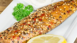 Makrela wędzona jest dobrym źródłem białka i kwasów tłuszczowych omega-3 