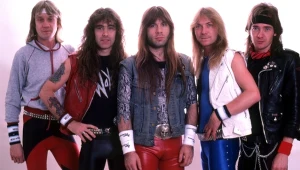 Iron Maiden, 1985 r, (od lewej Nicko McBrain, Steve Harris, Bruce Dickinson, Dave Murray, Adrian Smith