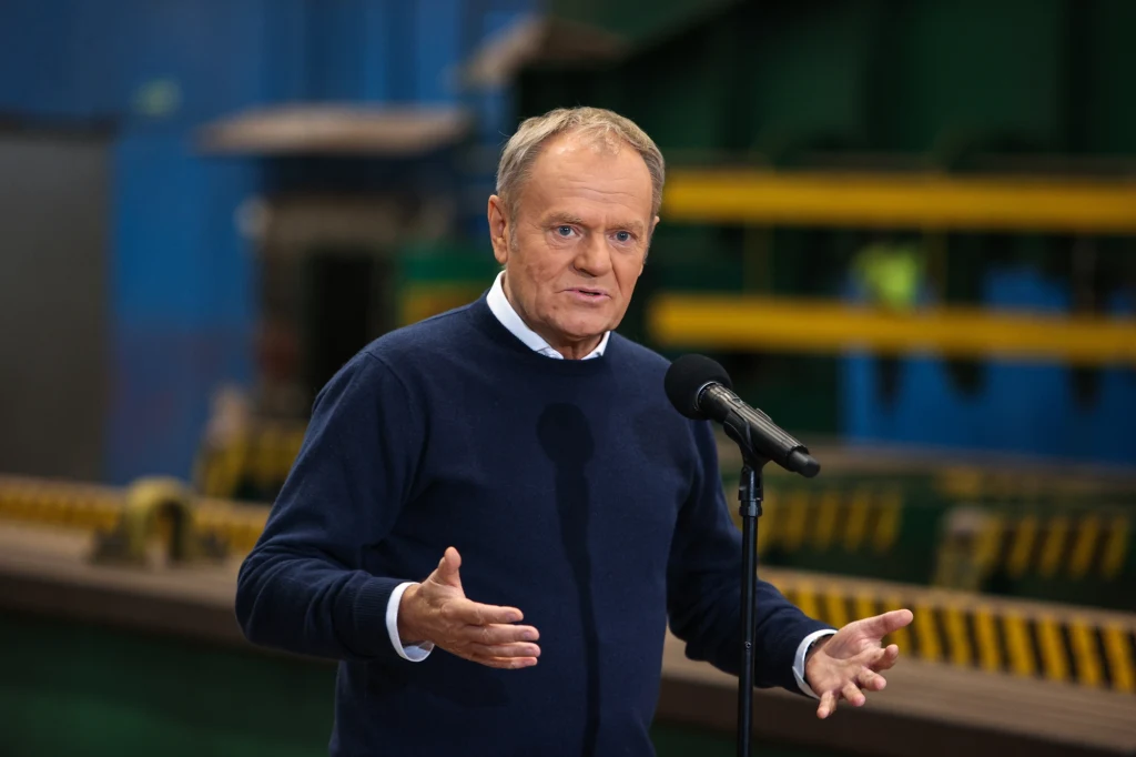 Donald Tusk: Ponad 500 osób znajdzie pracę w oddziale Jelcza, gdzie wcześniej było Rafako