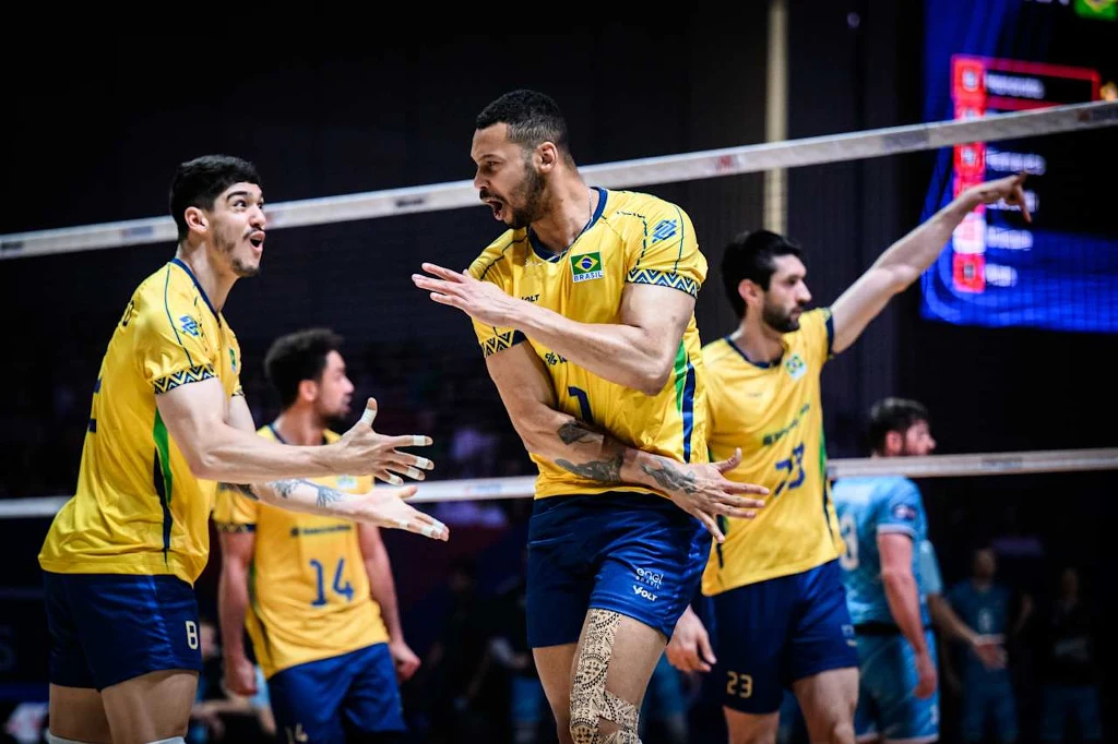 Alan Souza (na pierwszym planie) na razie nie pomoże drużynie z Bełchatowa Alan Souza (na pierwszym planie) na razie nie pomoże drużynie z Bełchatowa