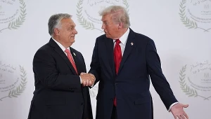 Viktor Orban i Donald Trump podczas "szczytu pokoju" w Egipcie