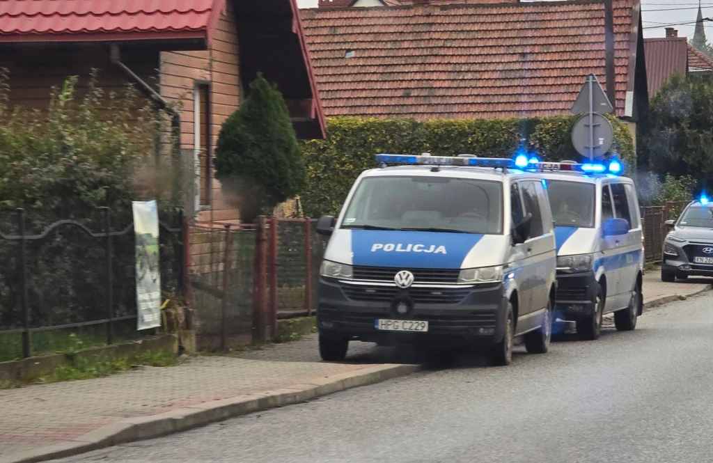 W Barcicach Górnych znaleziono ciała trzech osób. Trwają poszukiwania 25-latka W Barcicach Górnych znaleziono ciała trzech osób. Trwają poszukiwania 25-latka