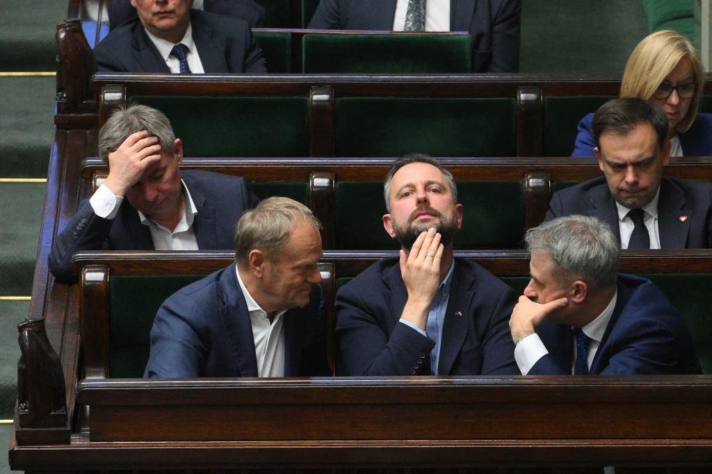 Donald Tusk z wiceministrami w Sejmie