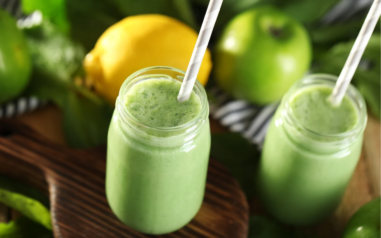 Zielony koktajl Reese Witherspoon. Jak działa?