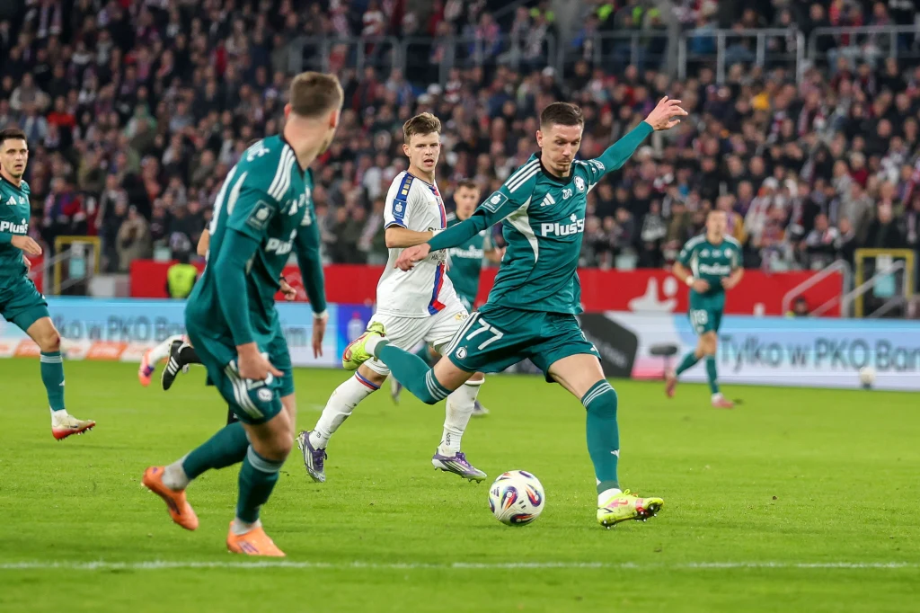 Legia Warszawa w meczu z Zagłębiem Lubin spróbuje przerwać serię porażek Legia Warszawa w meczu z Zagłębiem Lubin spróbuje przerwać serię porażek