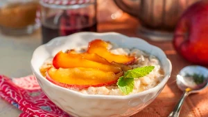 Zjedz rano, a głód nie wróci aż do obiadu. Poprawi koncentrację i uspokoi