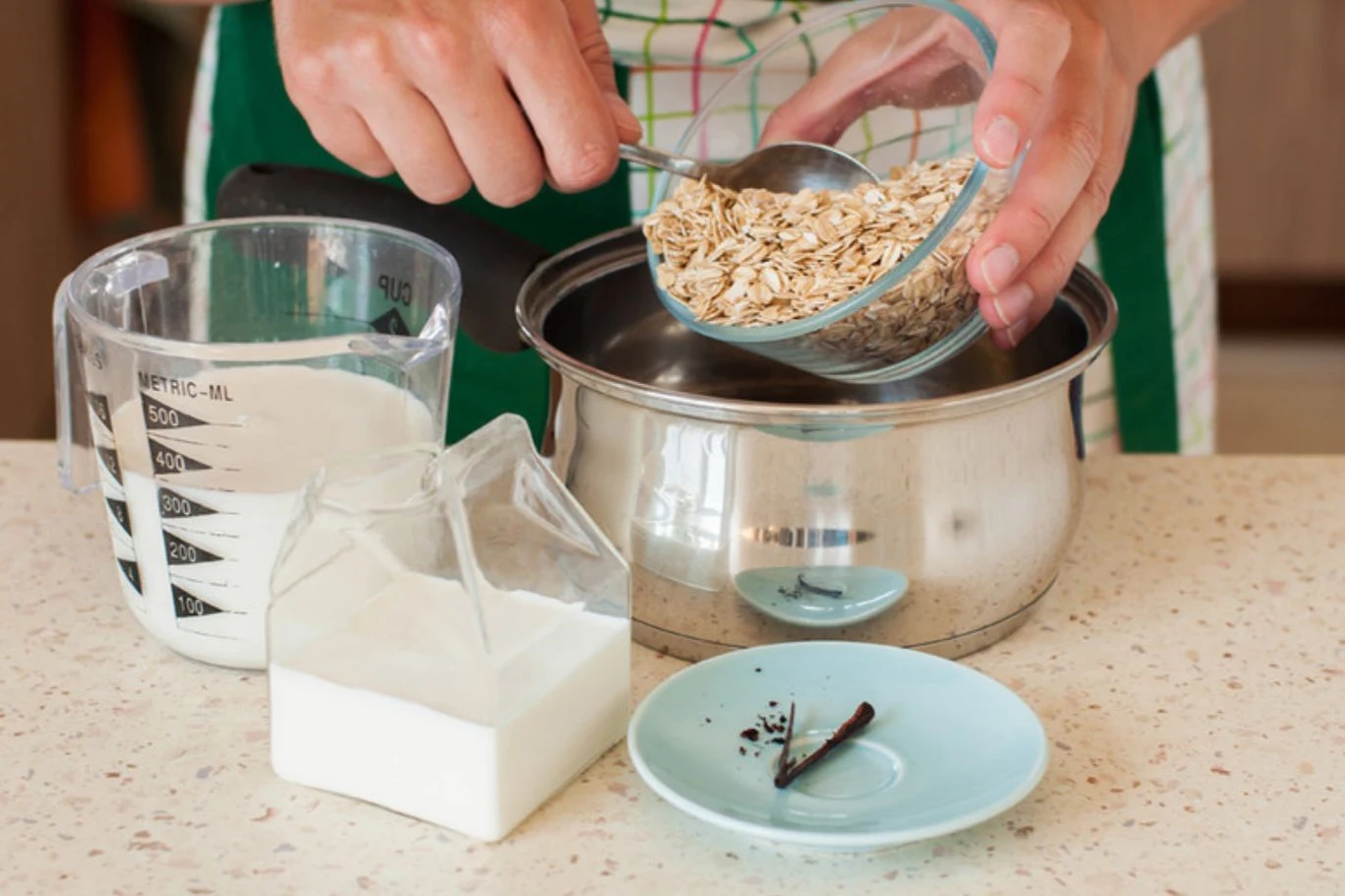 Owsiankę robi się błyskawicznie, a jest zdrowym śniadaniem