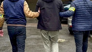 Policja zatrzymała osoby, które wyłudziły środki pod pozorem pomocy uchodźcom z Ukrainy