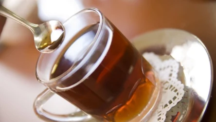 Napar z czarnuszki warto pić 1–2 razy dziennie przed posiłkiem