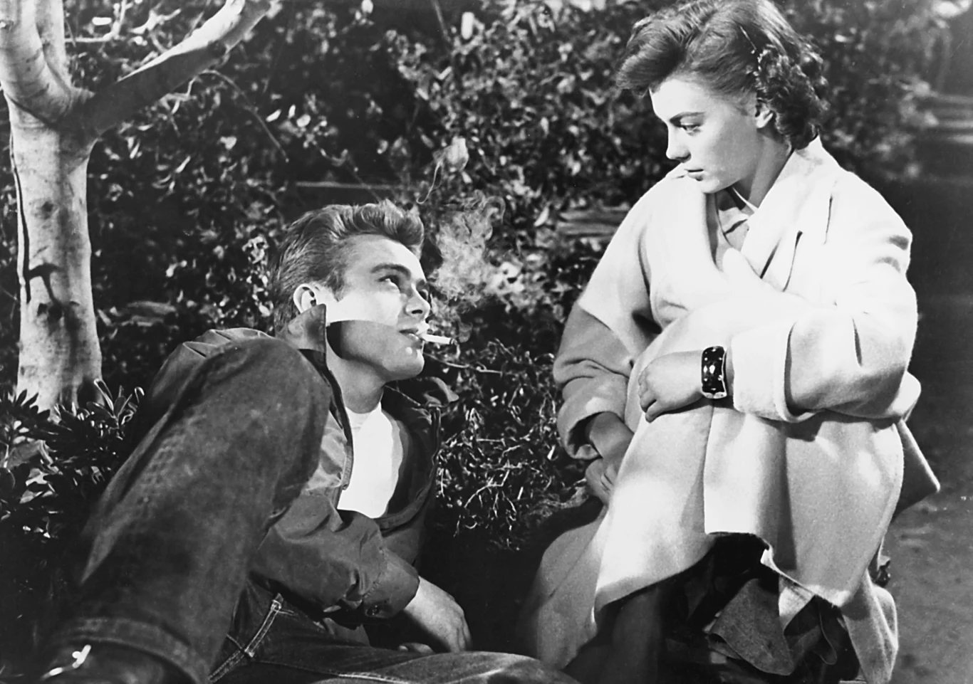 James Dean i Julie Harris na planie filmu „Na wschód od Edenu”.