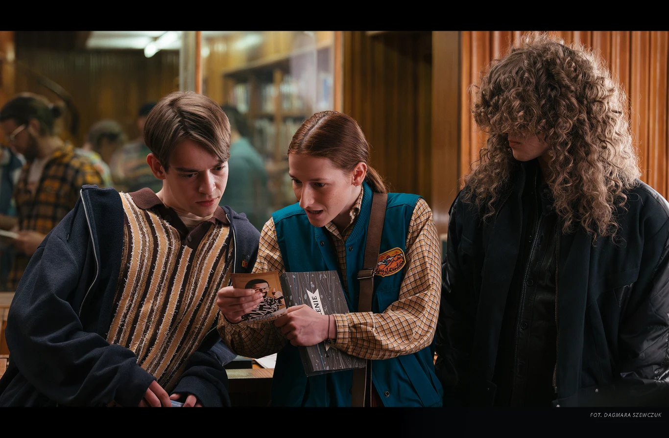 Maciej Bisiorek, Agnieszka Rajda i Mikołaj Chilimończyk w filmie "LARP. Miłość, trolle i inne questy" Maciej Bisiorek, Agnieszka Rajda i Mikołaj Chilimończyk w filmie "LARP. Miłość, trolle i inne questy"