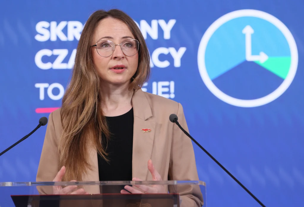 Pilotaż skróconego czasu pracy w Polsce to inicjatywa MRPiPS, którym kieruje Agnieszka Dziemianowicz-Bąk. Kto weźmie w nim udział? Pilotaż skróconego czasu pracy w Polsce to inicjatywa MRPiPS, którym kieruje Agnieszka Dziemianowicz-Bąk. Kto weźmie w nim udział?