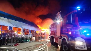 Pożar hali w Rusocinie w woj. pomorskim