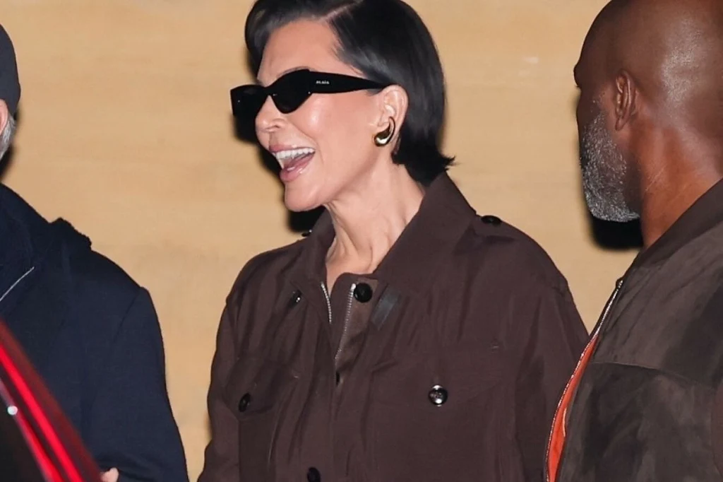 Kris Jenner postawiła na brązową stylizację i wybrała się na randkę Kris Jenner postawiła na brązową stylizację i wybrała się na randkę