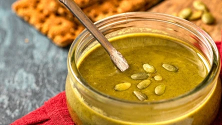 Pestki z dyni to źródło cynku i innych pierwiastków ważnych zwłaszcza dla mężczyzn i seniorów.