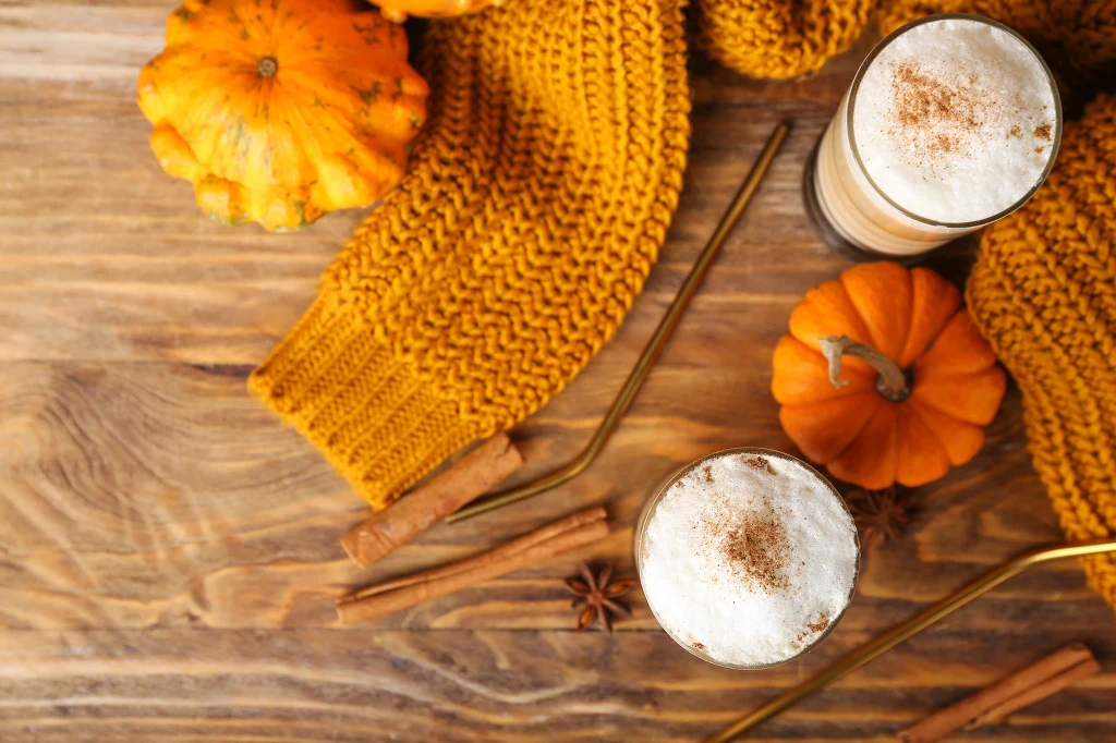 Jak przyrządzić Pumpkin Spice Latte bez pieczenia dyni? Przedstawiamy sprytny sposób Jak przyrządzić Pumpkin Spice Latte bez pieczenia dyni? Przedstawiamy sprytny sposób
