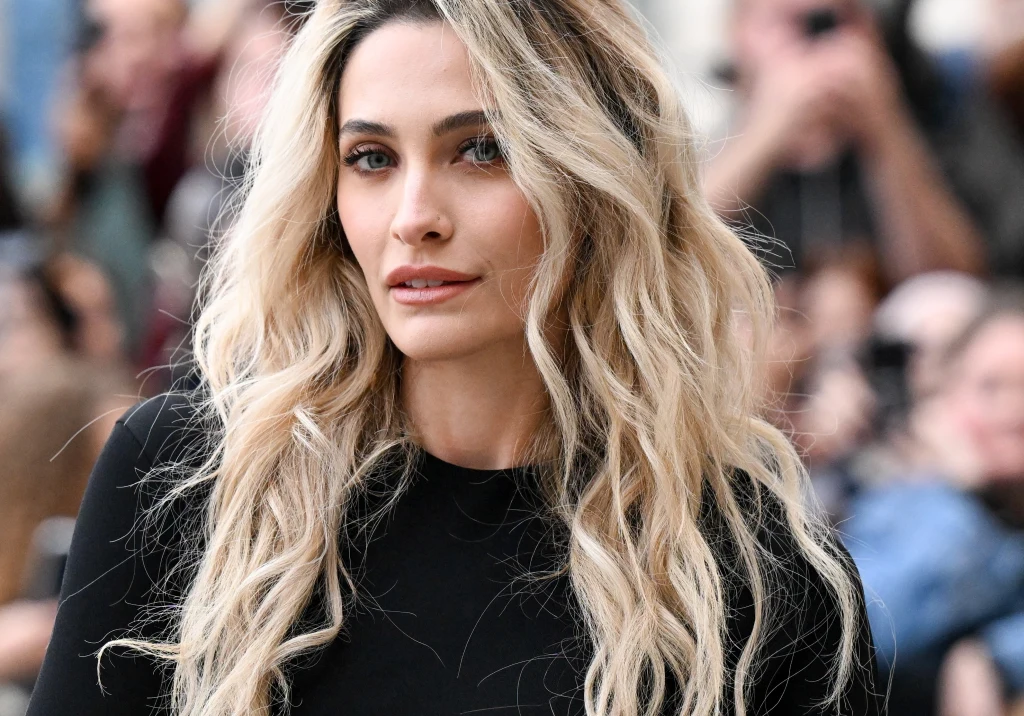 Paris Jackson oskarżyła wykonawców testamentu po jej sławnym ojcu Paris Jackson oskarżyła wykonawców testamentu po jej sławnym ojcu