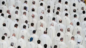 Komisja watykańska krytykuje kościelnych hierarchów. 103 strony pretensji