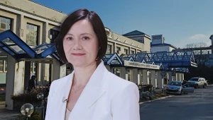 Doktor Beata Stanek, w tle Uniwersytecki Szpital Dziecięcy, fot. źródłowe: East News/ Wojciech Olkusnik / MAREK LASYK/REPORTER, kolaż: A. Włodarczyk