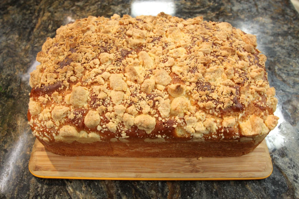 Ciasto drożdżowe z kruszonką - przepis Ewy Wachowicz