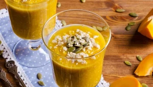 Na zdrowe oczy, mocne kości i odporność. Jesienny koktajl dla seniora