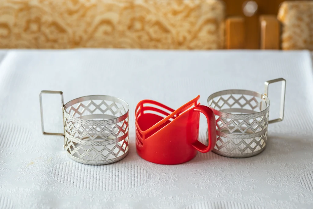 Skąd się wzięła "moda koszyczkowa"? Historię tego symbolu PRL-u znają nieliczni Skąd się wzięła "moda koszyczkowa"? Historię tego symbolu PRL-u znają nieliczni