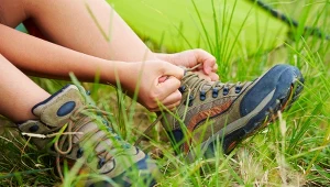 Popularne buty są szkodliwe dla natury. Rozprowadzają groźne drobiny